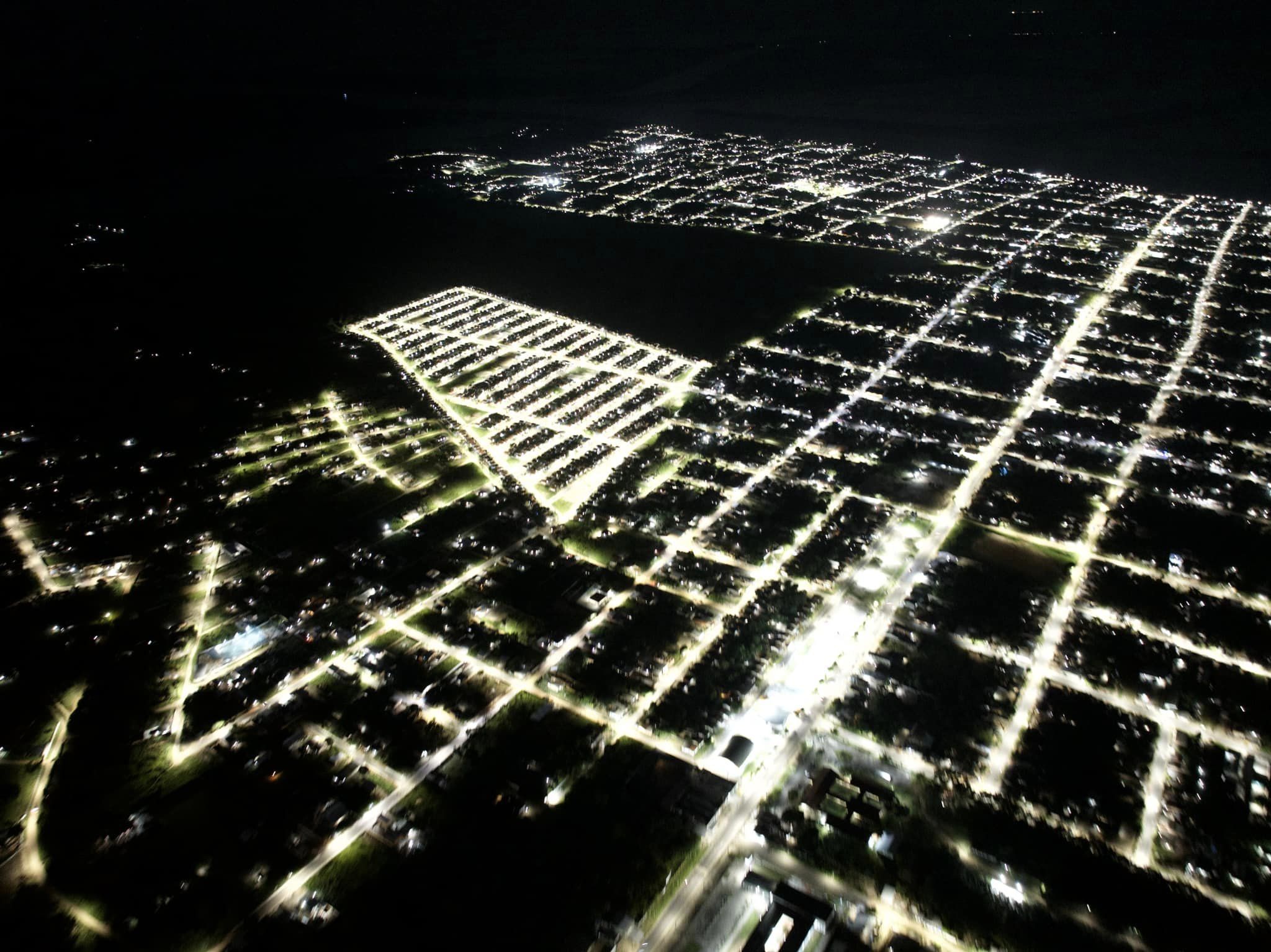 Prefeitura de Oriximiná Implementa Iluminação de LED nos Bairros São Francisco, Paraisópolis e Casas Populares