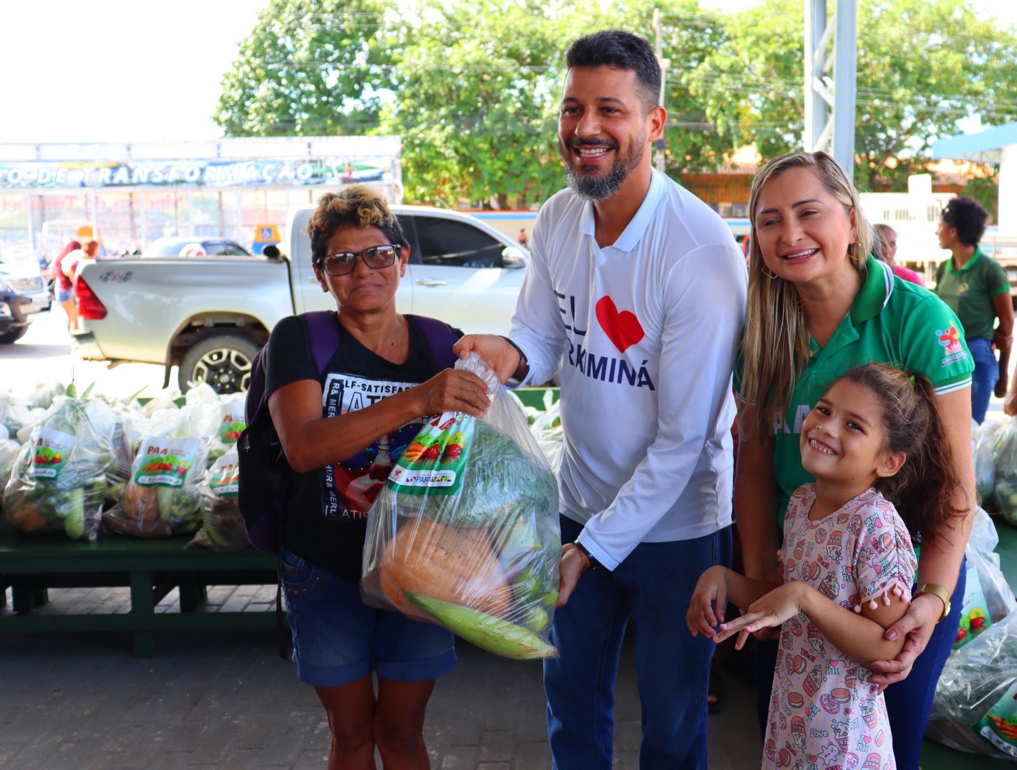 Prefeitura, Secretaria de Assistência Social e SEMAGRI entrega Alimentos do PAA e Beneficia Mais de 200 Famílias
