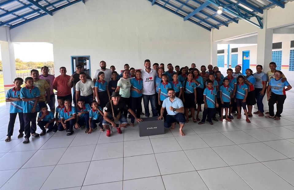 Prefeitura Leva Conectividade para Comunidades Ribeirinhas na Região do Lago Sapucuá